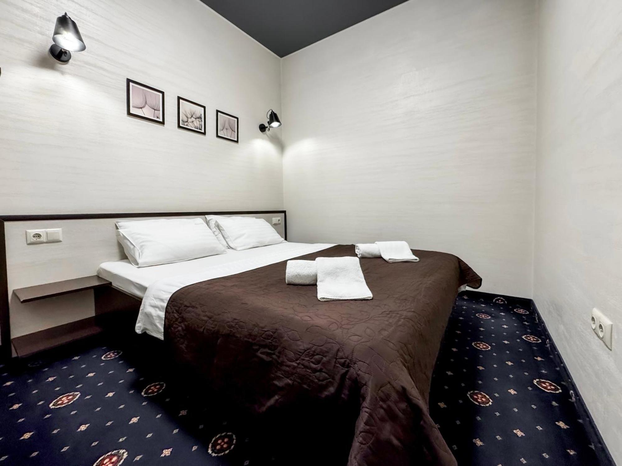Apartments On Zaliznychna 49 イヴァーノ＝フランキーウシク エクステリア 写真