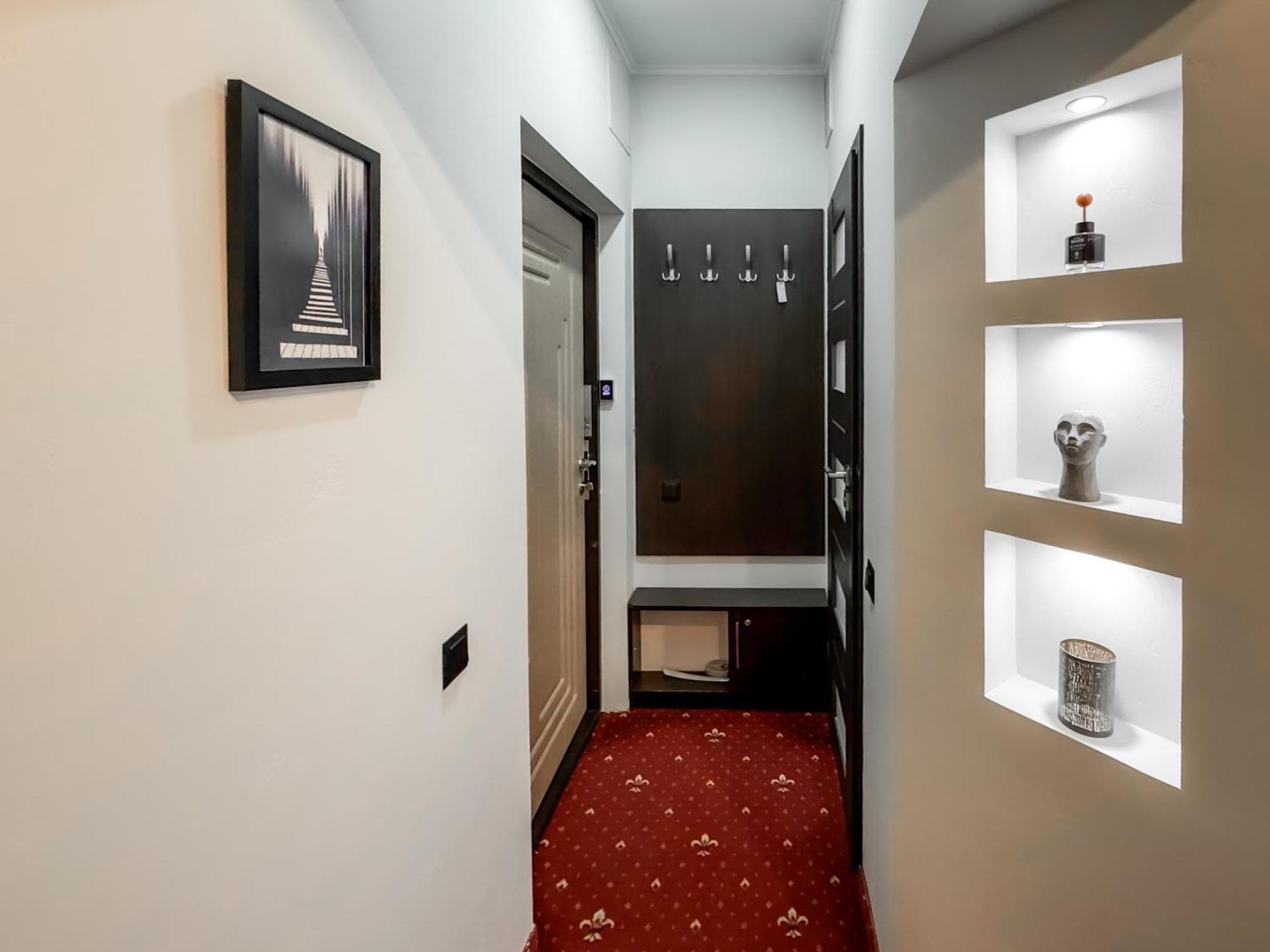Apartments On Zaliznychna 49 イヴァーノ＝フランキーウシク エクステリア 写真